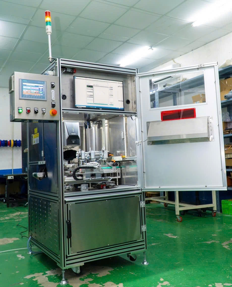 Máy lắp ráp